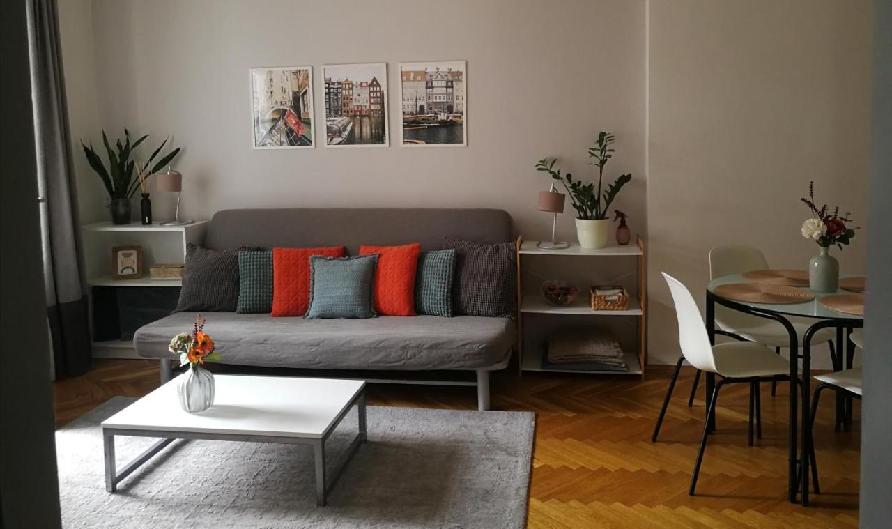 Centrum11 Pécs Eksteriør bilde