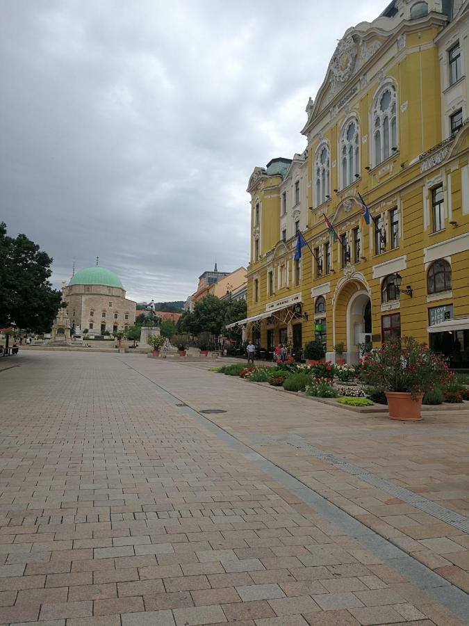 Centrum11 Pécs Eksteriør bilde